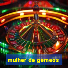 mulher de gemeos